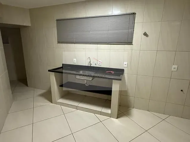 Apartamento 2 quartos e 2 banheiros, para alugar, no bairro Centro em Rolândia