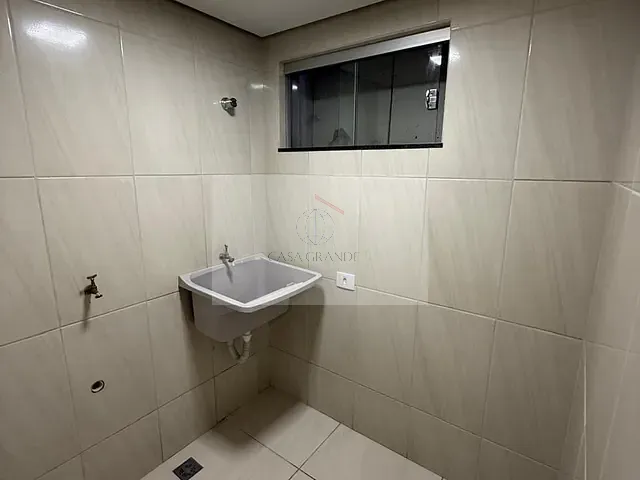 Apartamento 2 quartos e 2 banheiros, para alugar, no bairro Centro em Rolândia