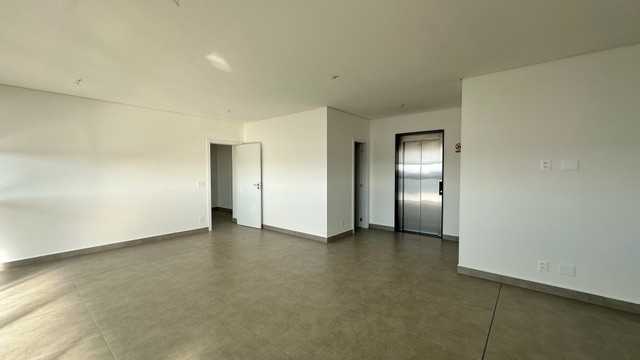 Apartamento com 339m² 3 quartos e 5 banheiros, à venda, no bairro Gleba Fazenda Palhano em Londrina