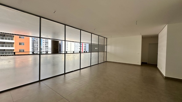Apartamento com 339m² 3 quartos e 5 banheiros, à venda, no bairro Gleba Fazenda Palhano em Londrina