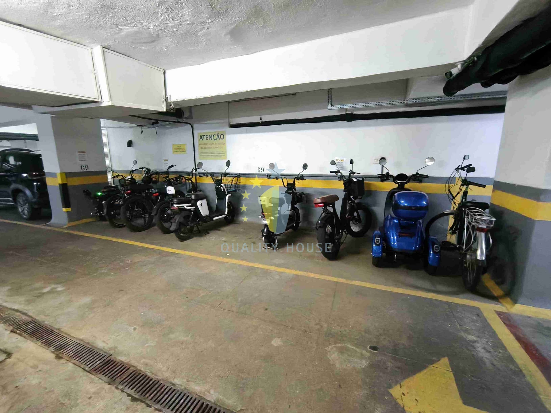 Apartamento para alugar com 2 quartos, 116m² - Foto 40