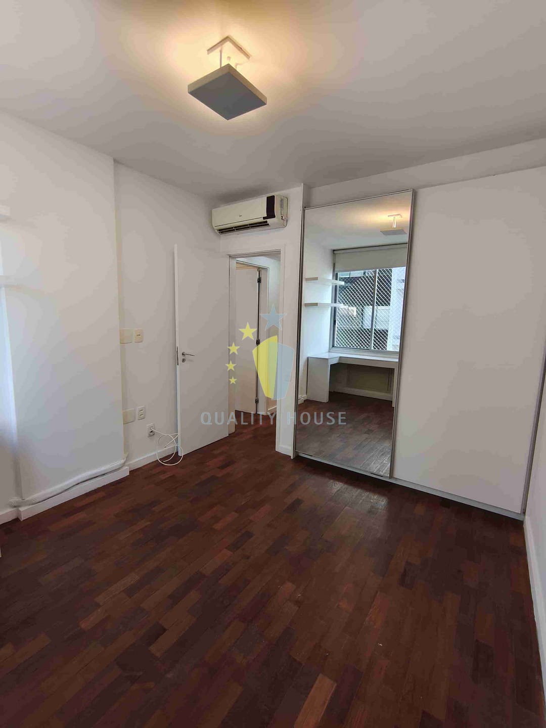 Apartamento para alugar com 2 quartos, 116m² - Foto 11