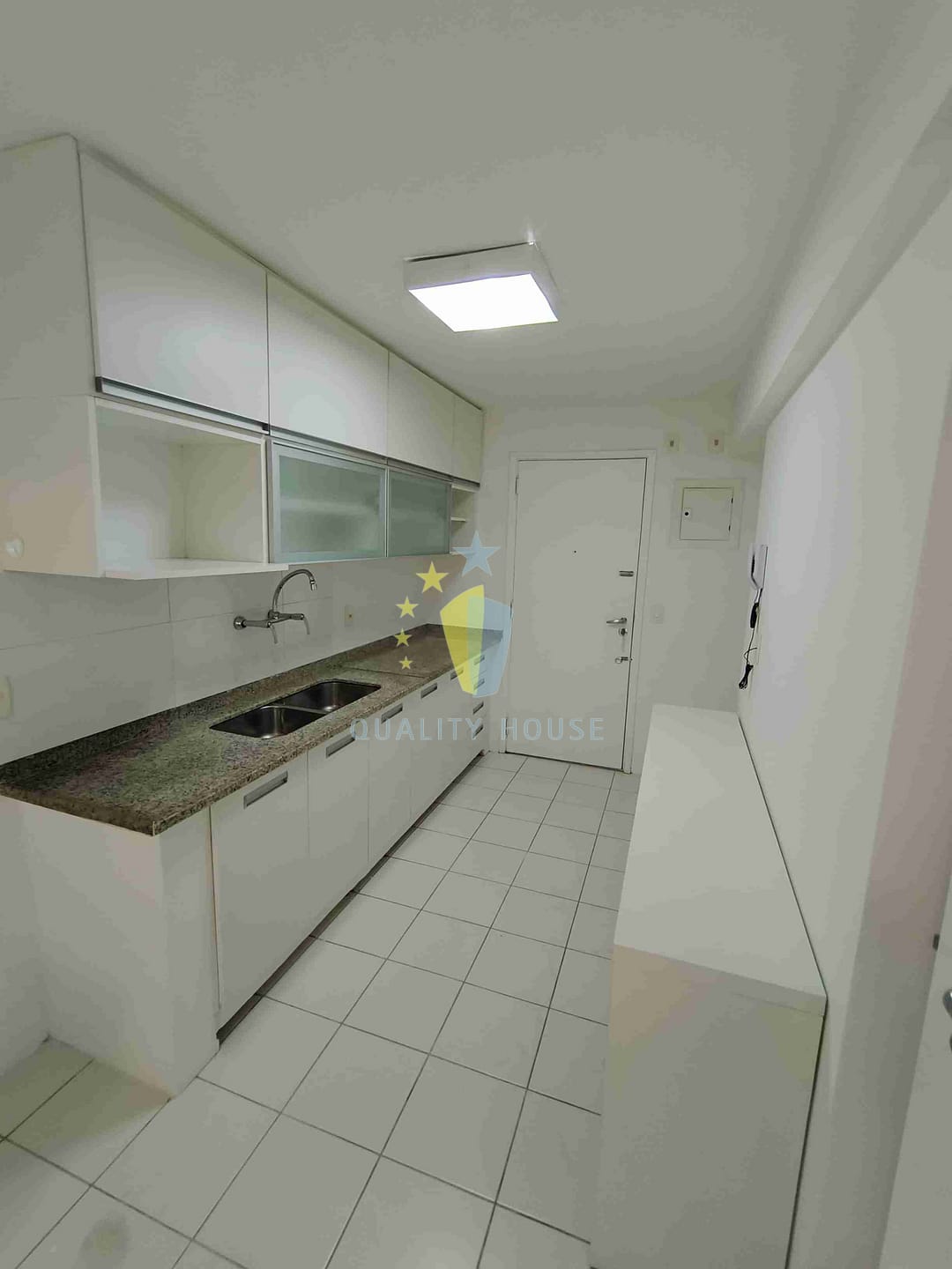 Apartamento para alugar com 2 quartos, 116m² - Foto 26