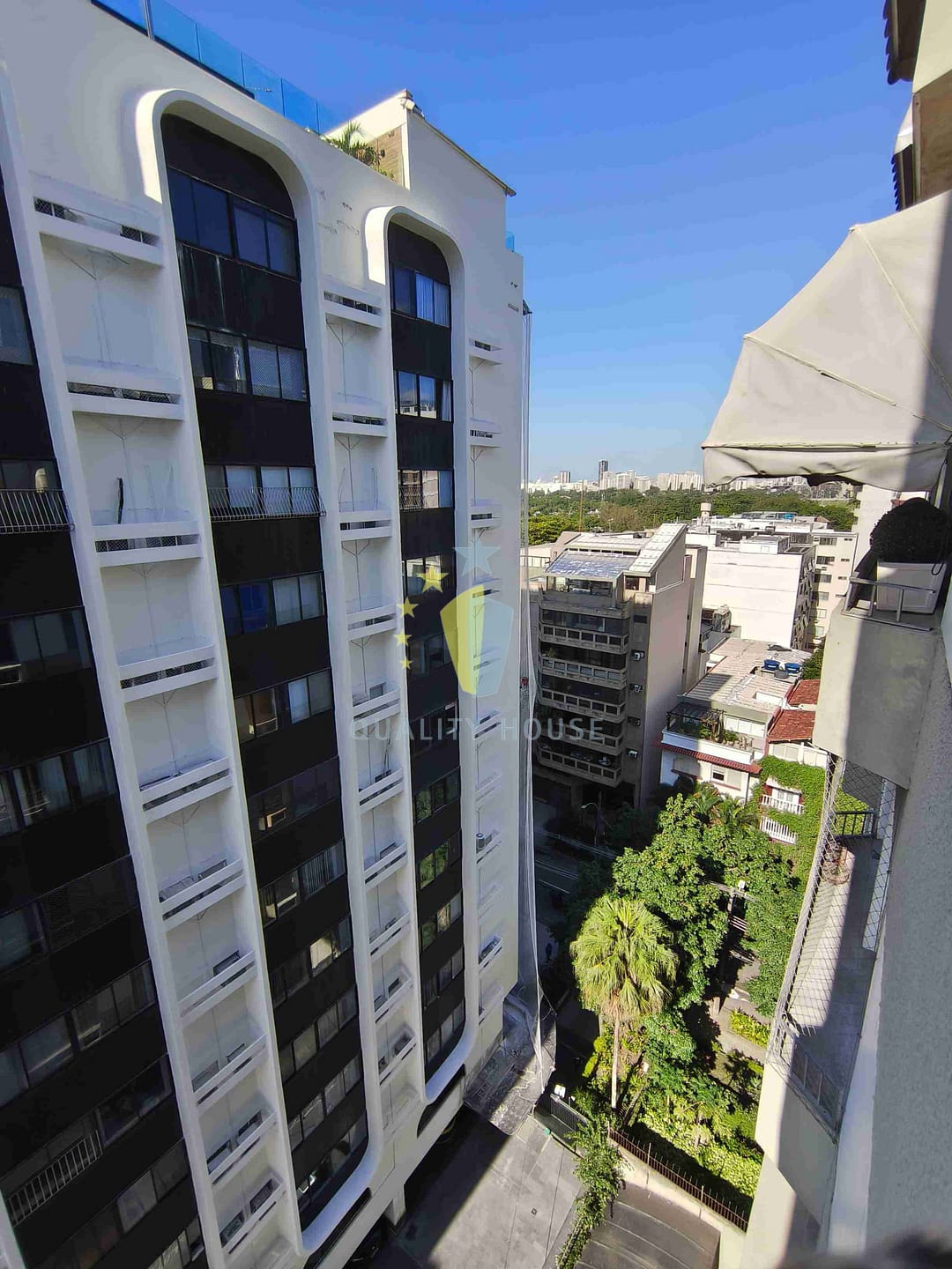 Apartamento para alugar com 2 quartos, 116m² - Foto 9