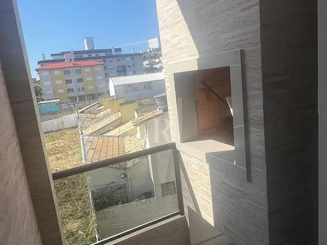 Apartamento 2 quartos e 1 banheiro, à venda, no bairro Ingleses do Rio Vermelho em Florianópolis