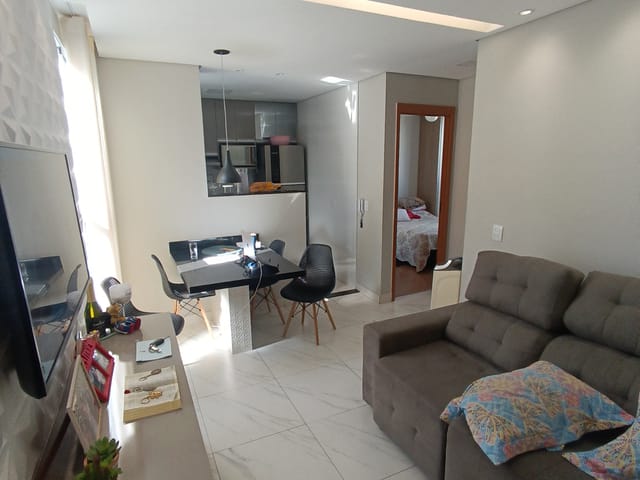 Apartamento 2 quartos e 1 banheiro, à venda, no bairro Chácaras Reunidas Santa Terezinha em Contagem