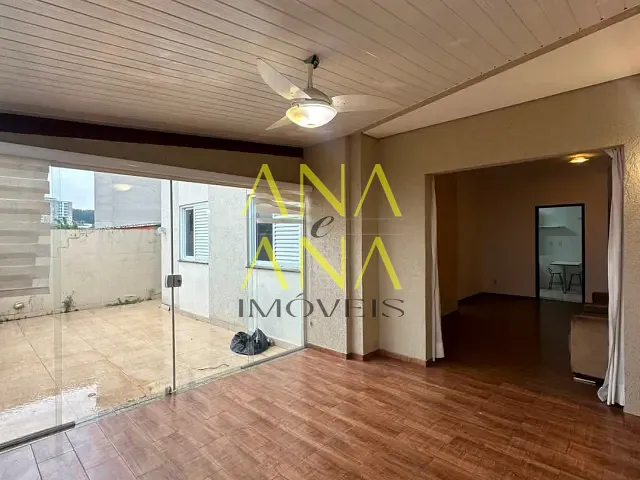 Apartamento com 100m² 3 quartos e 2 banheiros, para alugar, no bairro Residencial das Ilhas em Bragança Paulista