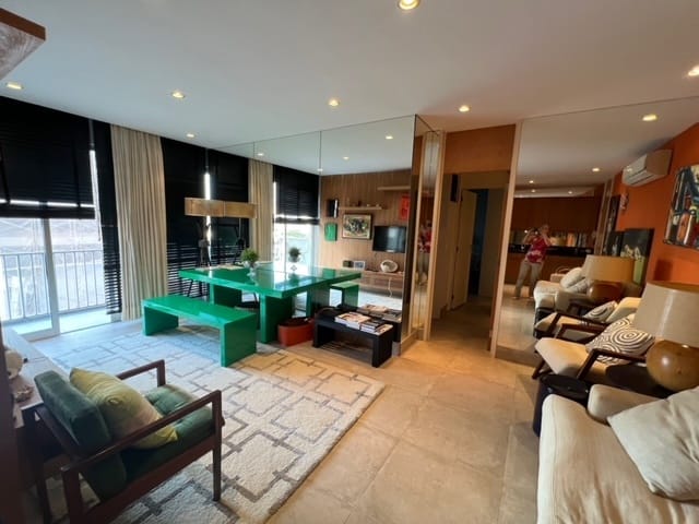 Foto do Apartamento - Apartamento todo reformado! Porteira fechada! 2 qtos, 80 m2, prédio com infra estrutura completa, prox. praia, metrô e shoppings | Atlântida Administradora