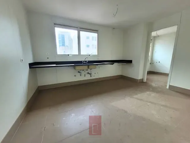 Apartamento com 270m² 4 quartos e 5 banheiros, à venda, no bairro Higienópolis em São Paulo
