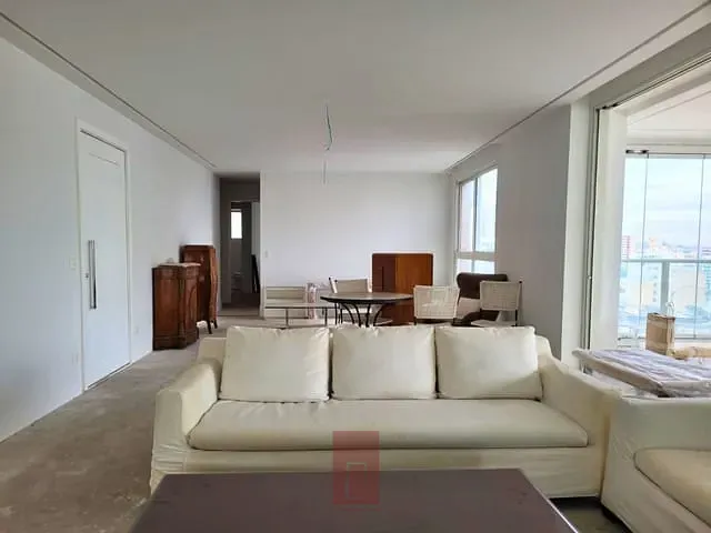 Apartamento com 270m² 4 quartos e 5 banheiros, à venda, no bairro Higienópolis em São Paulo