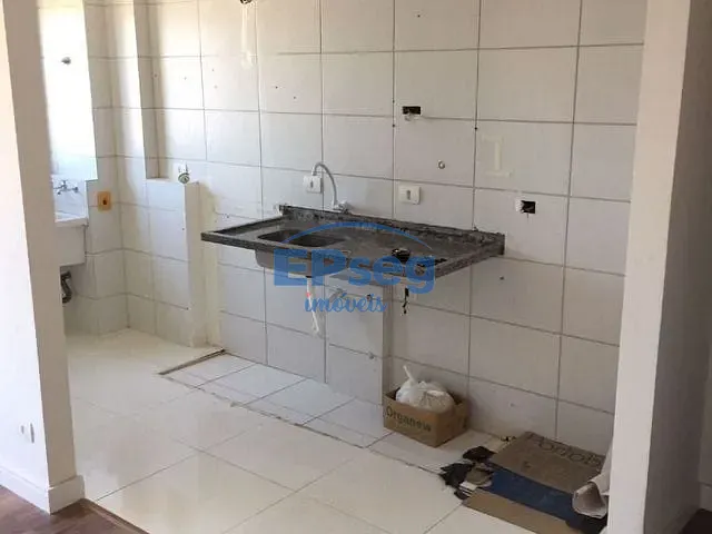 Apartamento 3 quartos e 1 banheiro, à venda, no bairro Champagnat em Londrina
