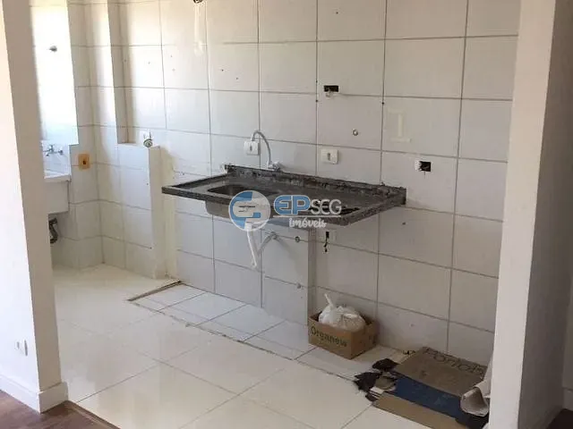 Apartamento 3 quartos e 1 banheiro, à venda, no bairro Champagnat em Londrina