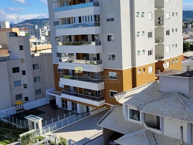 Apartamento 4 quartos e 2 banheiros, à venda, no bairro Pagani em Palhoça