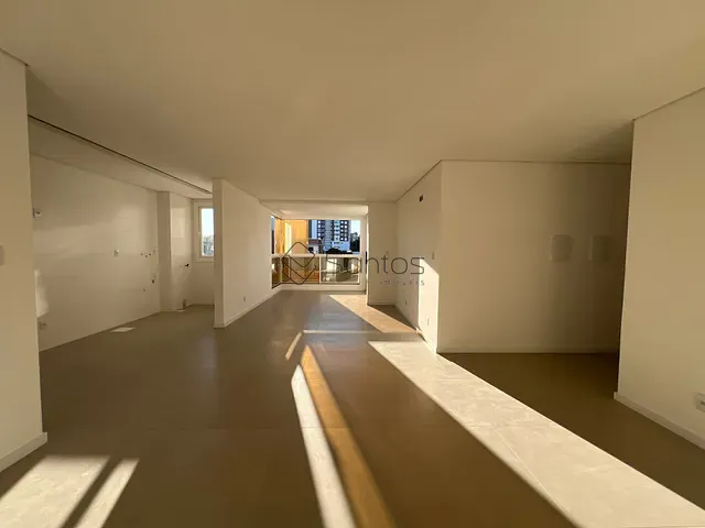 Apartamento com 195m² 3 quartos e 3 banheiros, à venda, no bairro Centro em Ijuí