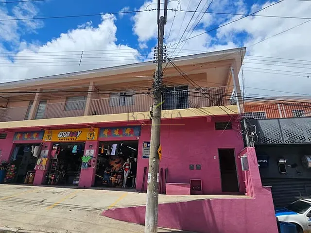 Apartamento 3 quartos e 2 banheiros, para alugar, no bairro Centro em Piracaia
