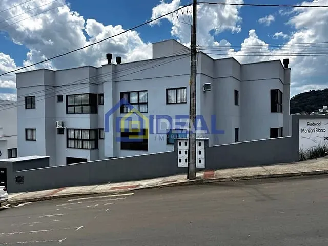 Apartamento com 88m² 3 quartos e 1 banheiro, à venda, no bairro Cinquentenário em Concórdia