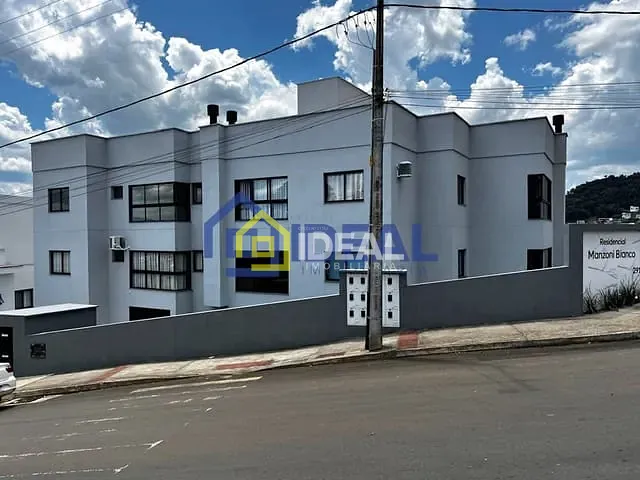 Apartamento com 88m² 3 quartos e 1 banheiro, à venda, no bairro Cinquentenário em Concórdia