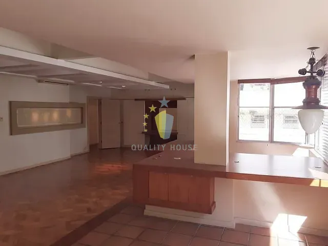 Apartamento com 190m² 4 quartos e 2 banheiros, à venda, no bairro Copacabana em Rio de Janeiro