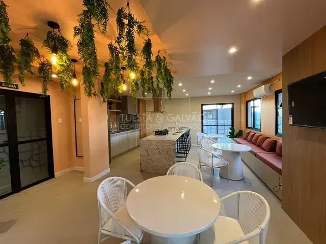 Apartamento com 54m² 3 quartos e 1 banheiro, à venda, no bairro Hauer em Curitiba