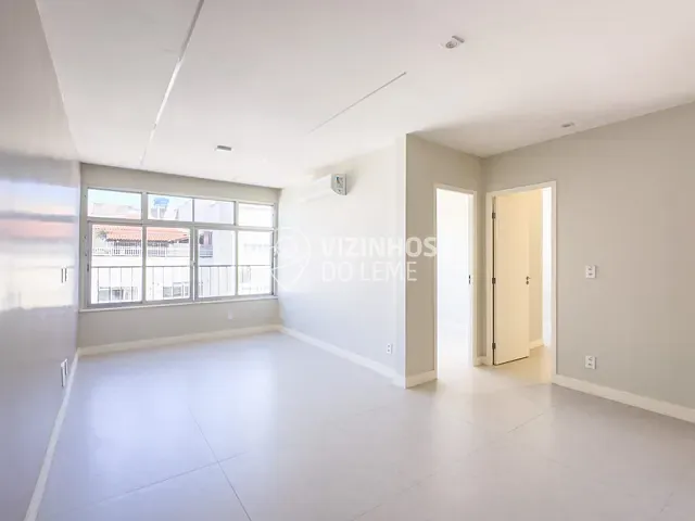 Apartamento 3 quartos e 2 banheiros, à venda, no bairro Leme em Rio de Janeiro