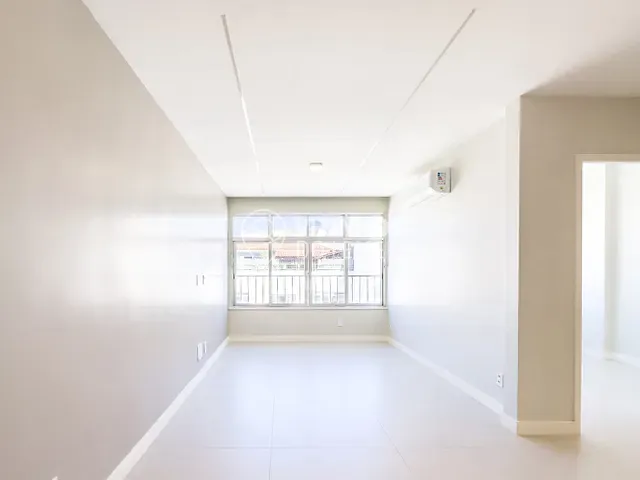 Apartamento 3 quartos e 2 banheiros, à venda, no bairro Leme em Rio de Janeiro