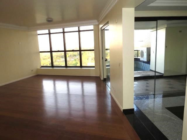 Foto do Apartamento - Apto à venda, no Ed. PALAIS LAC DOR, com vista para o Lago Igapó. 3 suítes (2 máster) com 298m² útil, na R. Elias Cesar, Londrina, PR | EVIDÊNCIA Imóveis