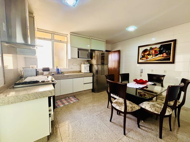 Apartamento com 210m² 4 quartos e 5 banheiros, à venda, no bairro Setor Oeste em Goiânia