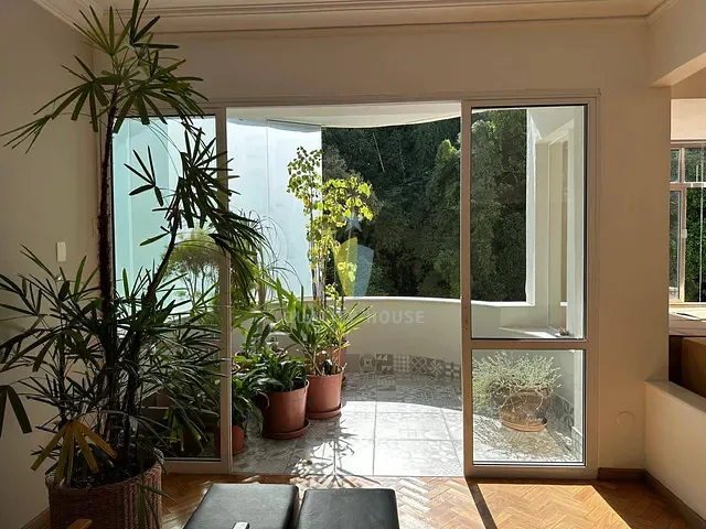 Apartamento com 190m² 4 quartos e 2 banheiros, à venda, no bairro Copacabana em Rio de Janeiro