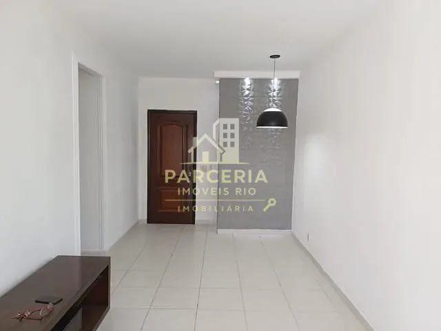 Apartamento com 75m² 2 quartos e 1 banheiro, à venda, no bairro Irajá em Rio de Janeiro