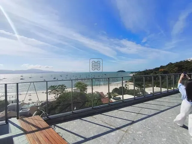 Apartamento 3 quartos e 4 banheiros, à venda, no bairro Jurerê em Florianópolis