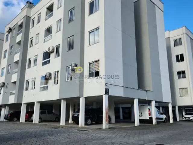 Apartamento com 53m² 2 quartos e 1 banheiro, à venda, no bairro Barra do Aririú em Palhoça