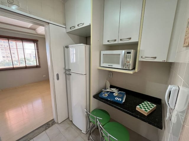 Apartamento 3 quartos e 1 banheiro, para alugar, no bairro Centro em Londrina
