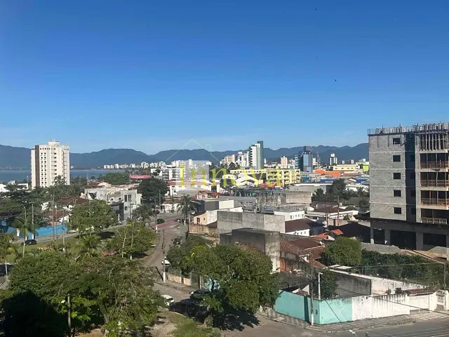 Apartamento com 68m² 2 quartos e 1 banheiro, à venda, no bairro Sumaré em Caraguatatuba