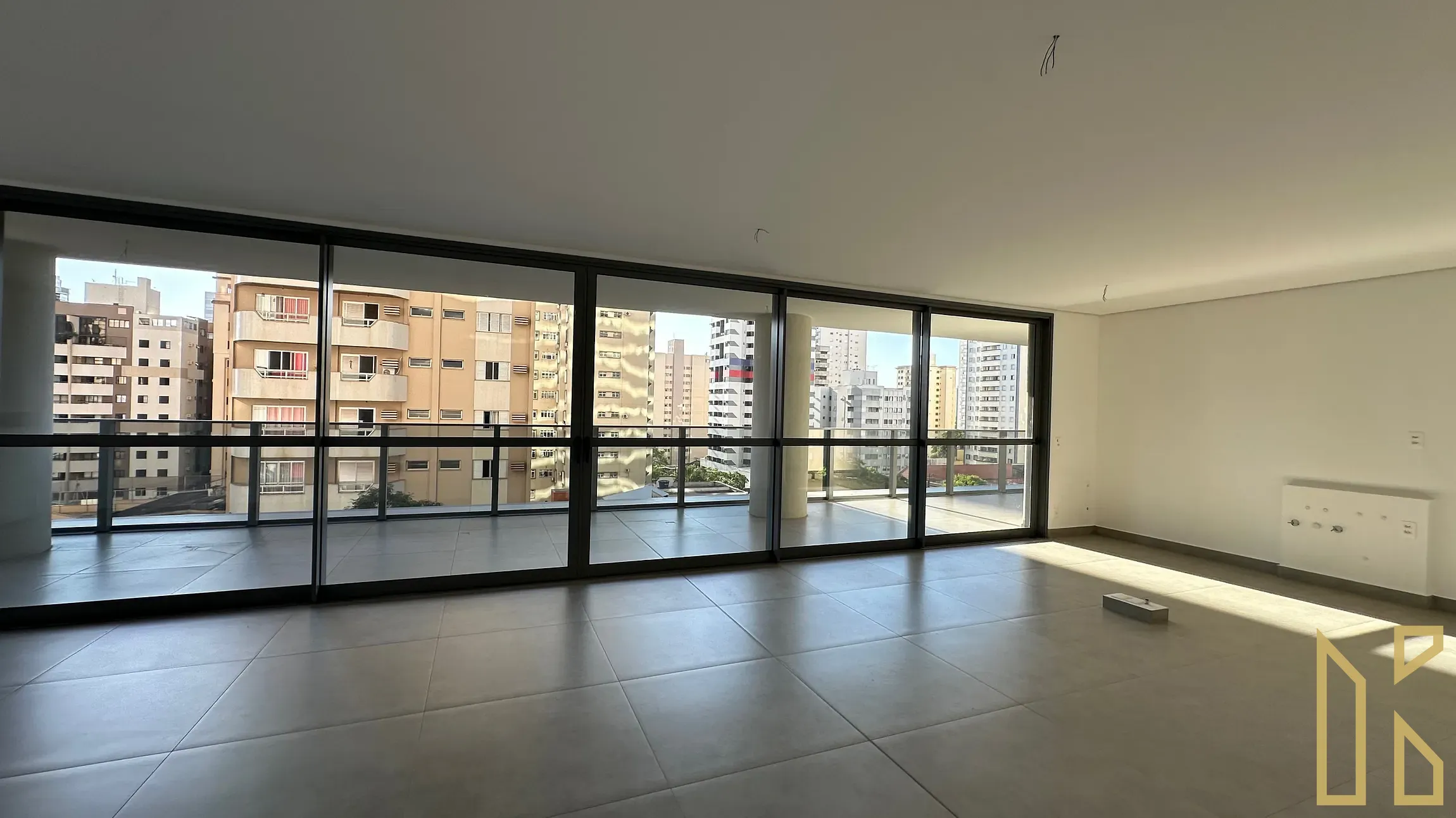 Apartamento, 3 quartos, 204 m² - Foto 2