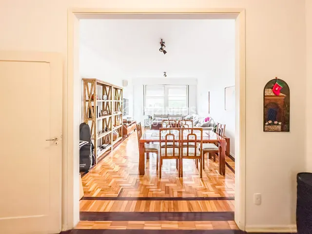 Apartamento com 155m² 4 quartos e 3 banheiros, à venda, no bairro Leme em Rio de Janeiro