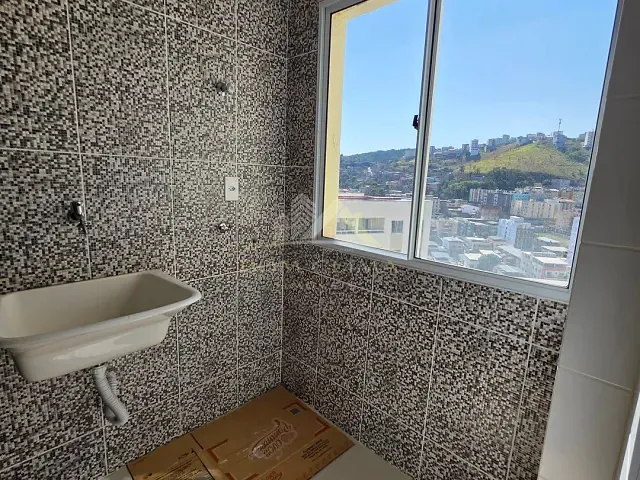 Apartamento 2 quartos e 2 banheiros, para alugar, no bairro Bandeirantes em Juiz de Fora