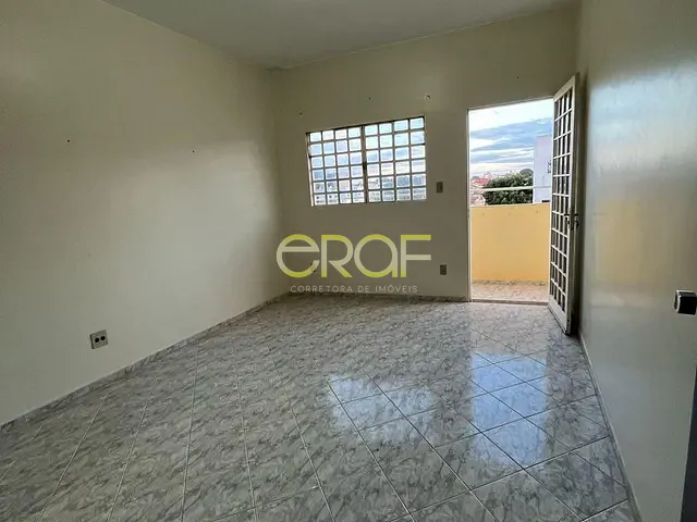 Apartamento 3 quartos e 3 banheiros, para alugar, no bairro Centro em Formosa