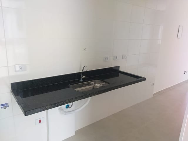Apartamento 2 quartos e 1 banheiro, para alugar, no bairro Cidade Centenário em São Paulo
