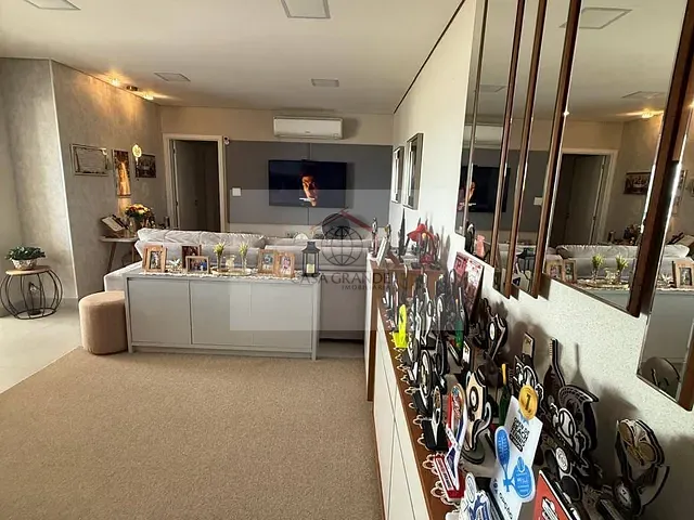 Apartamento com 227m² 3 quartos e 3 banheiros, à venda, no bairro Centro em Rolândia