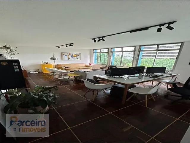 Apartamento com 219m² 4 quartos e 3 banheiros, à venda, no bairro Bela Vista em São Paulo