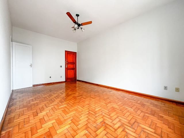 Foto do Apartamento - Apartamento com 2 dormitórios para alugar em Icaraí com vaga. | SelfSpin