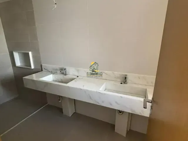 Apartamento com 246m² 4 quartos e 5 banheiros, à venda, no bairro Setor Marista em Goiânia