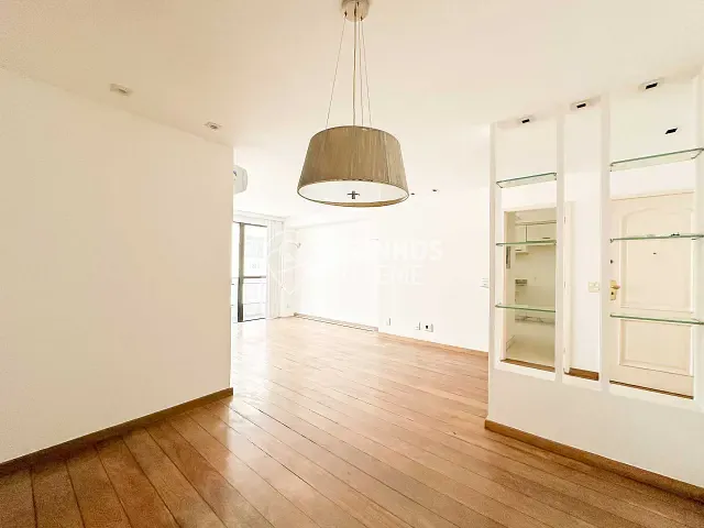 Apartamento 3 quartos e 3 banheiros, à venda, no bairro Leme em Rio de Janeiro
