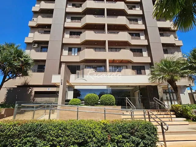 Apartamento com 176m² 3 quartos e 2 banheiros, à venda, no bairro Centro em Arapongas