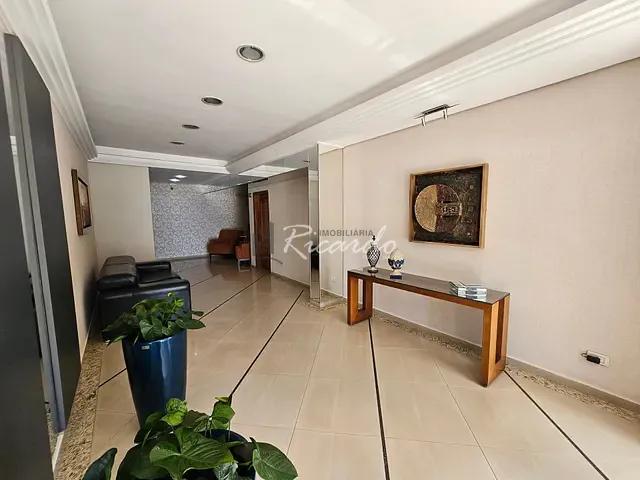 Apartamento com 176m² 3 quartos e 2 banheiros, à venda, no bairro Centro em Arapongas