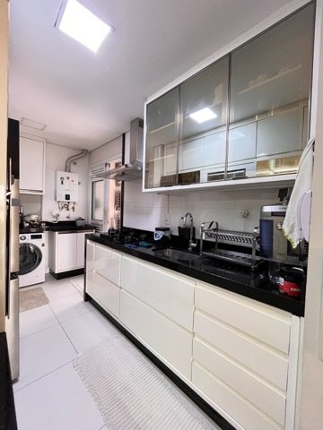 Apartamento com 185m² 3 quartos e 3 banheiros, à venda, no bairro Santa Rosa em Londrina
