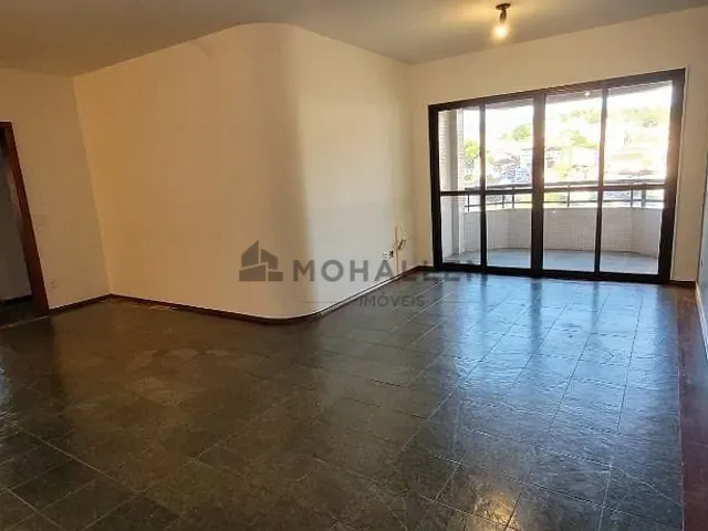 Apartamento com 195m² 4 quartos e 3 banheiros, à venda, no bairro Centro em Itajubá