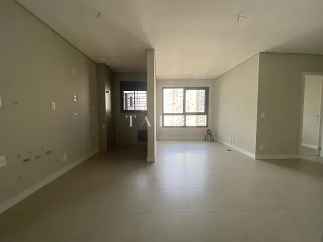 Apartamento 2 quartos e 1 banheiro, à venda, no bairro Gleba Fazenda Palhano em Londrina