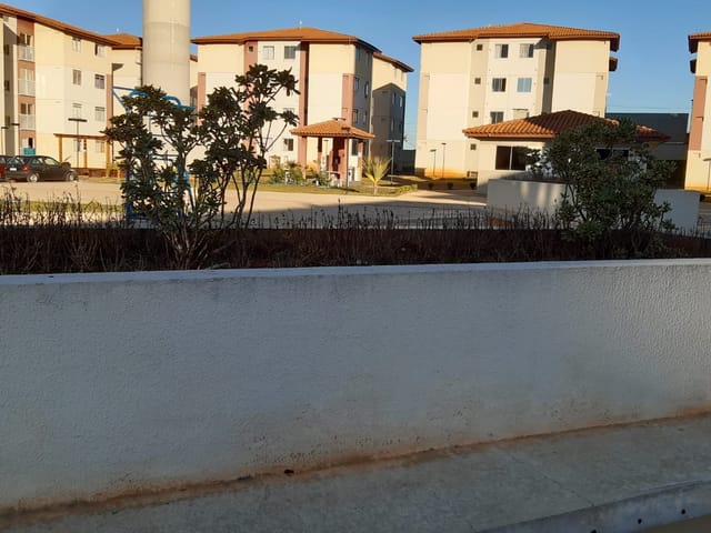 Apartamento com 48m² 2 quartos e 1 banheiro, à venda ou para alugar, no bairro Uvaranas em Ponta Grossa