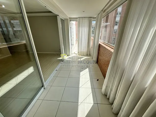 Apartamento 3 quartos e 3 banheiros, à venda, no bairro Pedra Branca em Palhoça